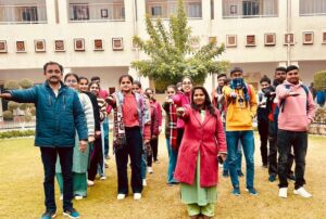 सड़क सुरक्षा’ विषय पर एक रैली का आयोजन